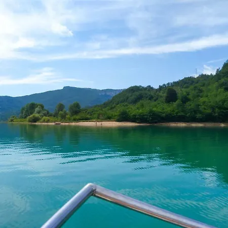 Lake Relax Lägenhet Konjic